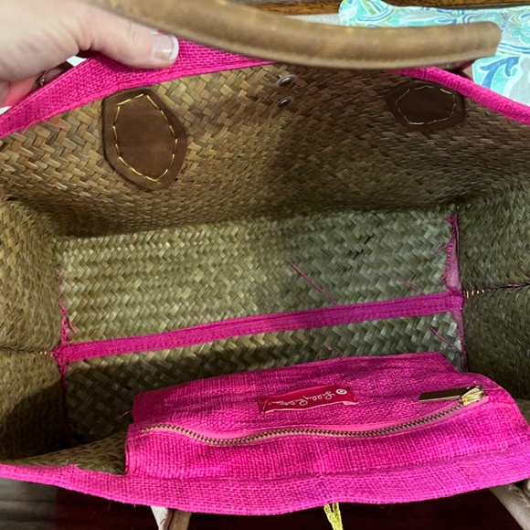Lilly Pulitzer NWOT Handbag/ Tote Pink and Beautiful - Picture 4 of 8